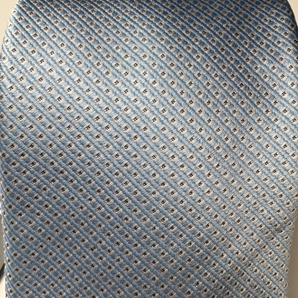 NWT BOSS 100% Silk Tie Light Blue with Grey and Silver - Picture 7 of 7